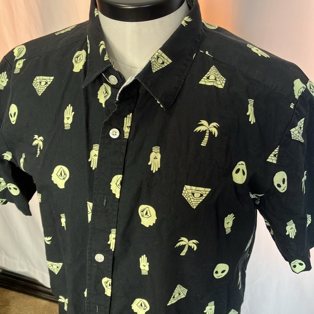 Volcom Men’s Button Up Shirt - image 4